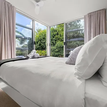 Westmere Wonder L Gorgeous 3 Bed Home Inc View